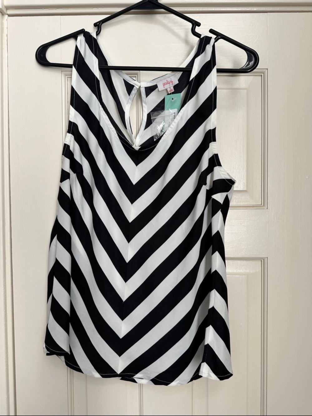 Pixley Black and White Chevron V-Neck Tank